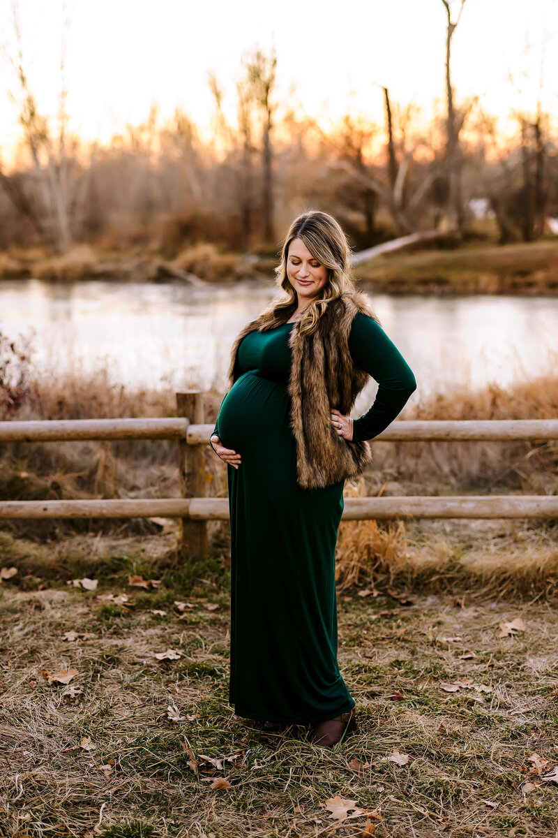 best+maternity+photographer+in+kalispell+mt+_+valerie+clement+photography+_+maternity+_+family+_+baby+_+child+_+photography+studio+_+outdoor+photo+session+kalispell+montana