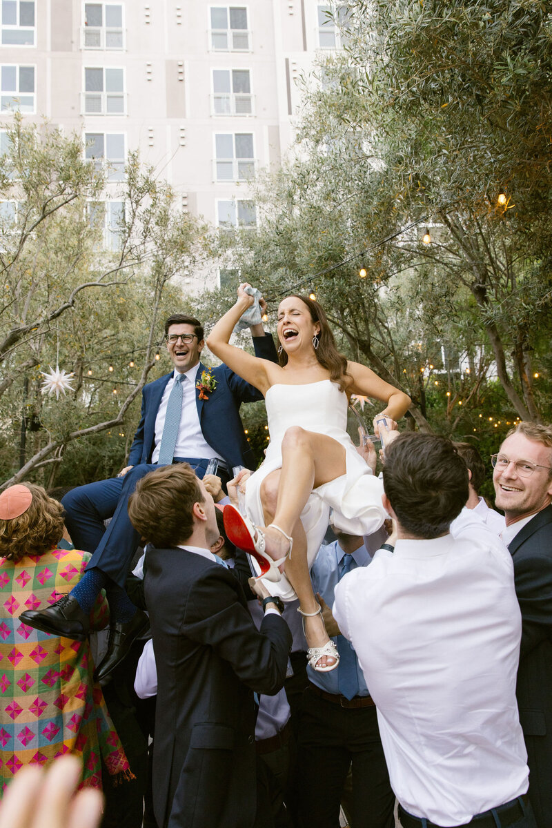 bride and groom at a los angeles restaurant wedding