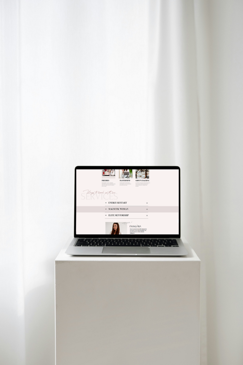 Notebook mockup 3