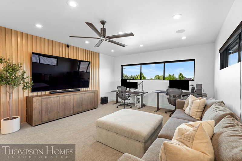 Thompson-Homes-Stillwater-Modern-Prairie-Eagle-Idaho-Custom-Home-Builder-106