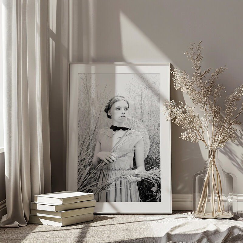 Lola Melani Frame Mockup-3