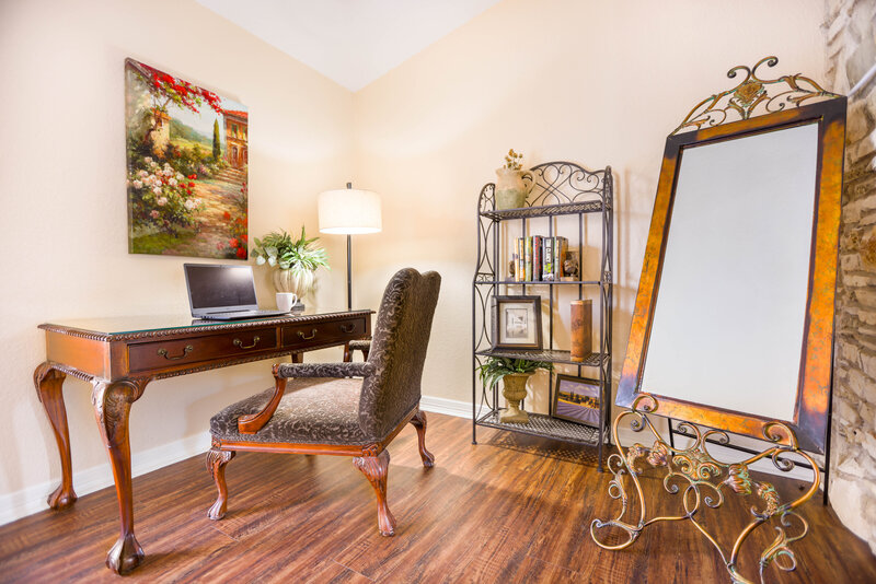 Office area in suite at Wimberley Hotel