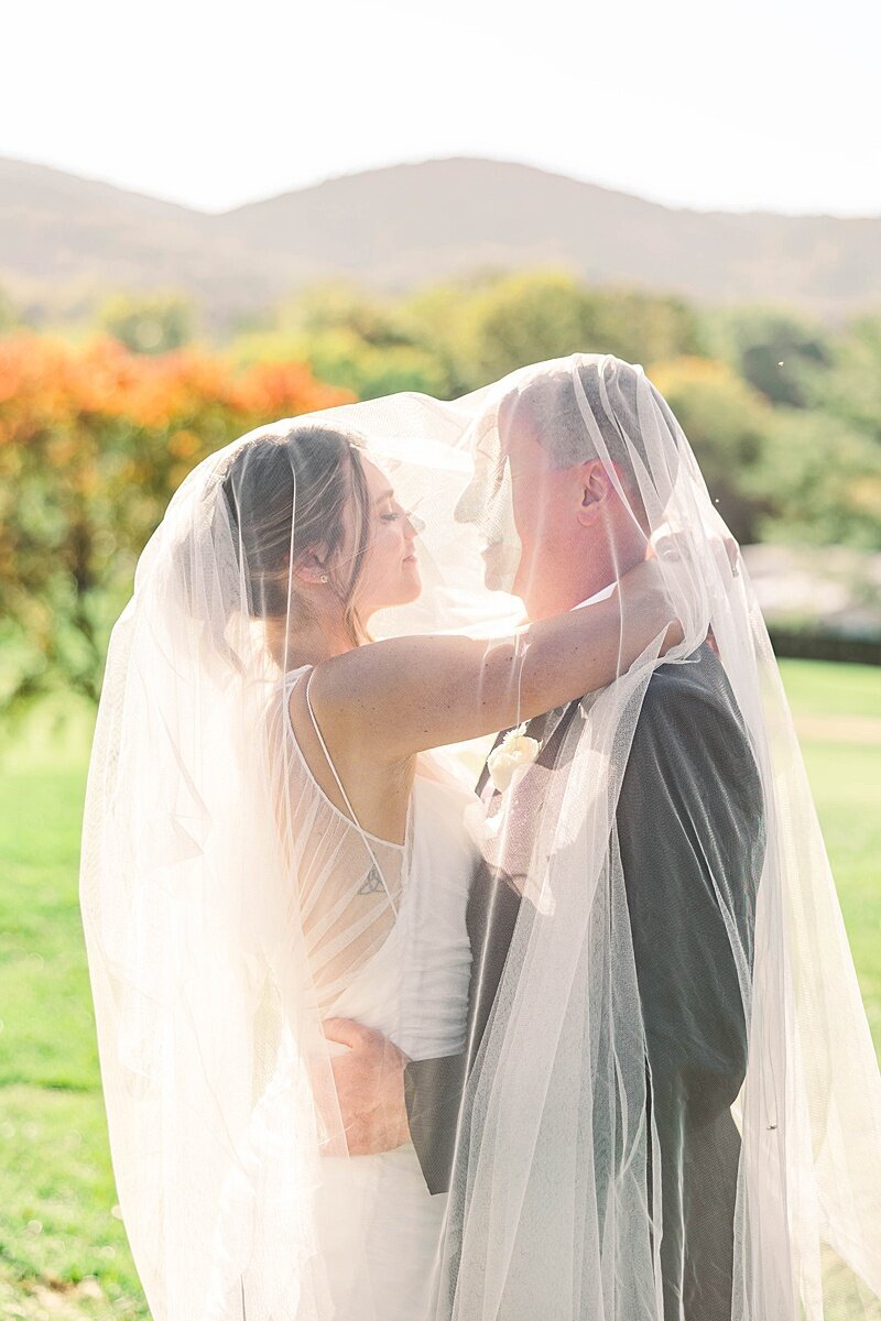 blacksburg-country-club-wedding-photographer-romantic-outdoor-wedding-ceremony-at-blacksburg-country-club