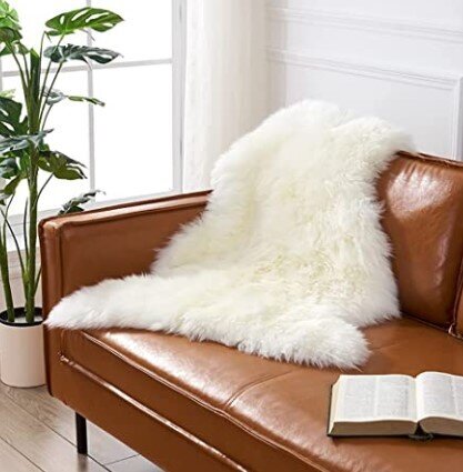 HUAHOO Premium Genuine Sheepskin Rug Real Australia Sheepskin Natural Luxury Fluffy Lambskin Fur Area Rug