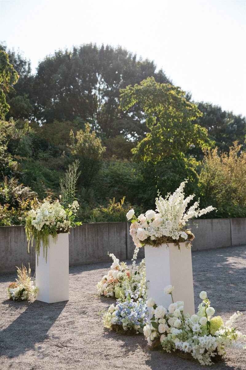 Olympic-Sculpture-Park-Wedding-Flora-Pacifica-wedding-florist
