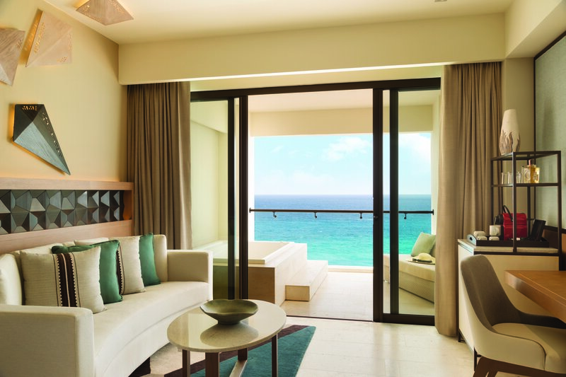 Hyatt-Ziva-Cancun-Turquoize-Ocean-Front-Master-King-View