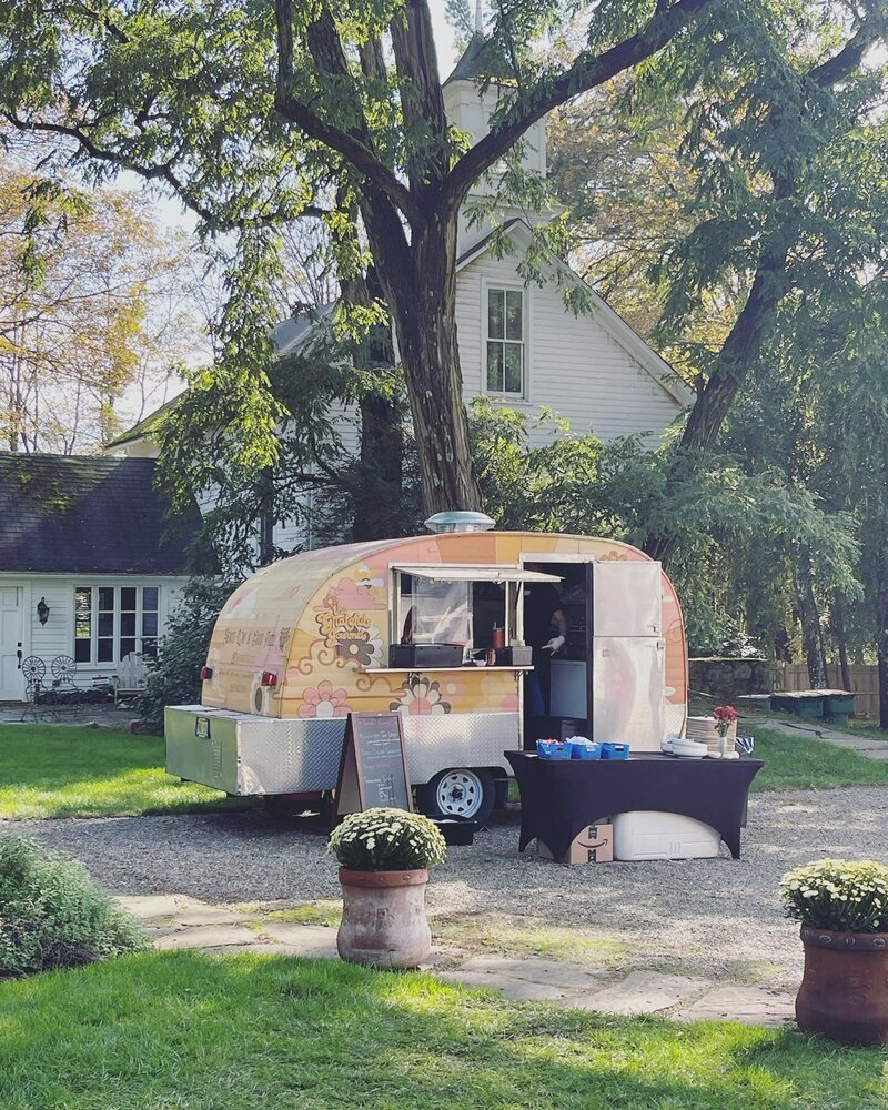 Food truck Greatful Groumet local food truck in MT Holly NJ. Local event goer. Good fresh local food. 