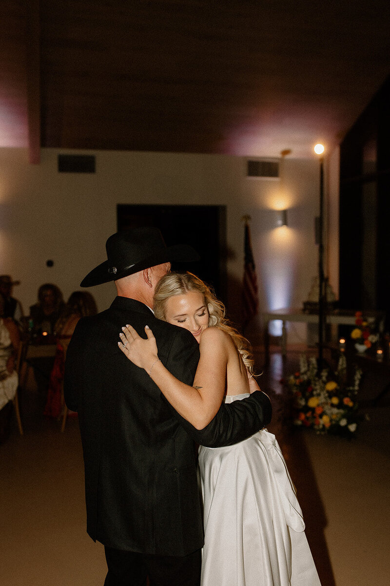 jami-oliver-wedding-preview-taylorraephotofilm-240