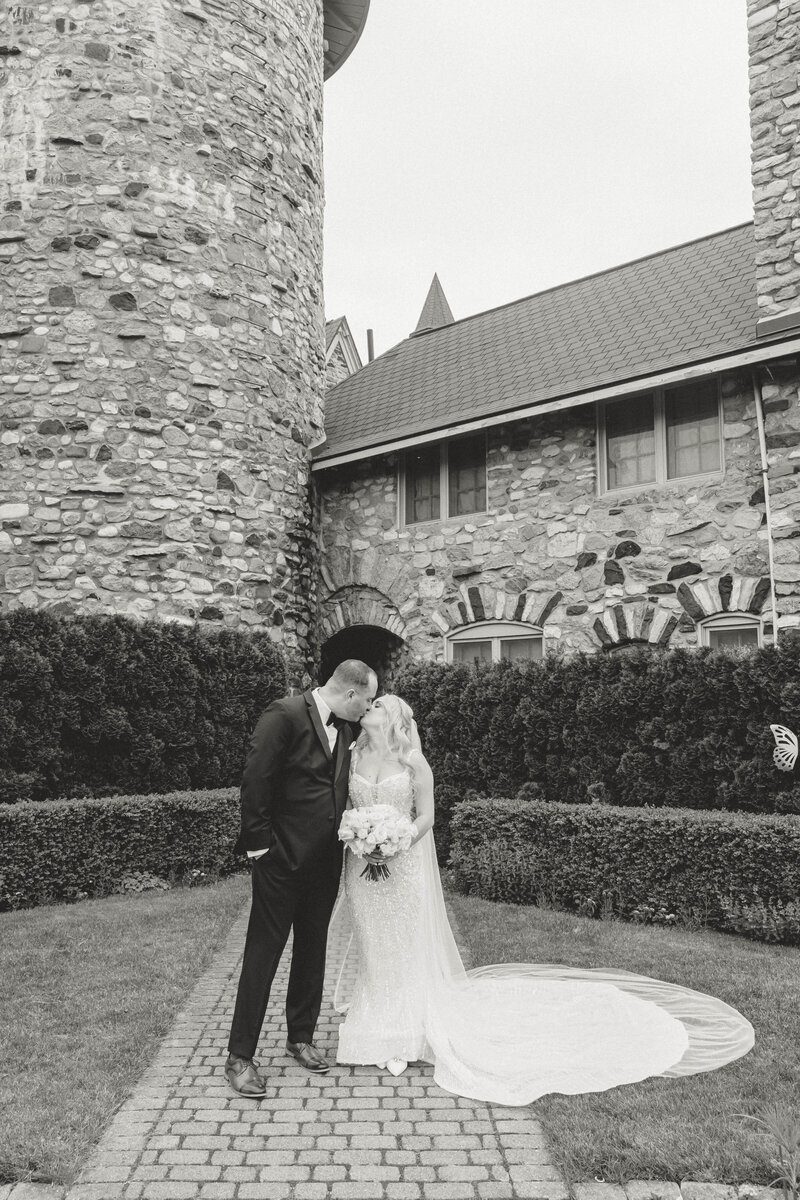 27-A&J - Wedding - Castle Farms - Michigan Wedding Photographer