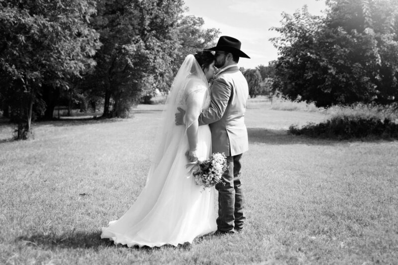 Alicia-and-John-wedding-in-Dallas-Texas-Bella-Vista-Wedding-Planning-06