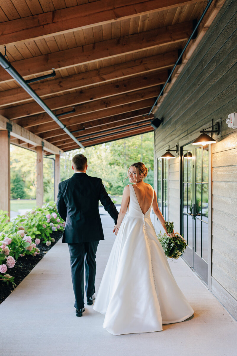 black_river_barn_wedding_theluplows_kayla_bouren_photography-768