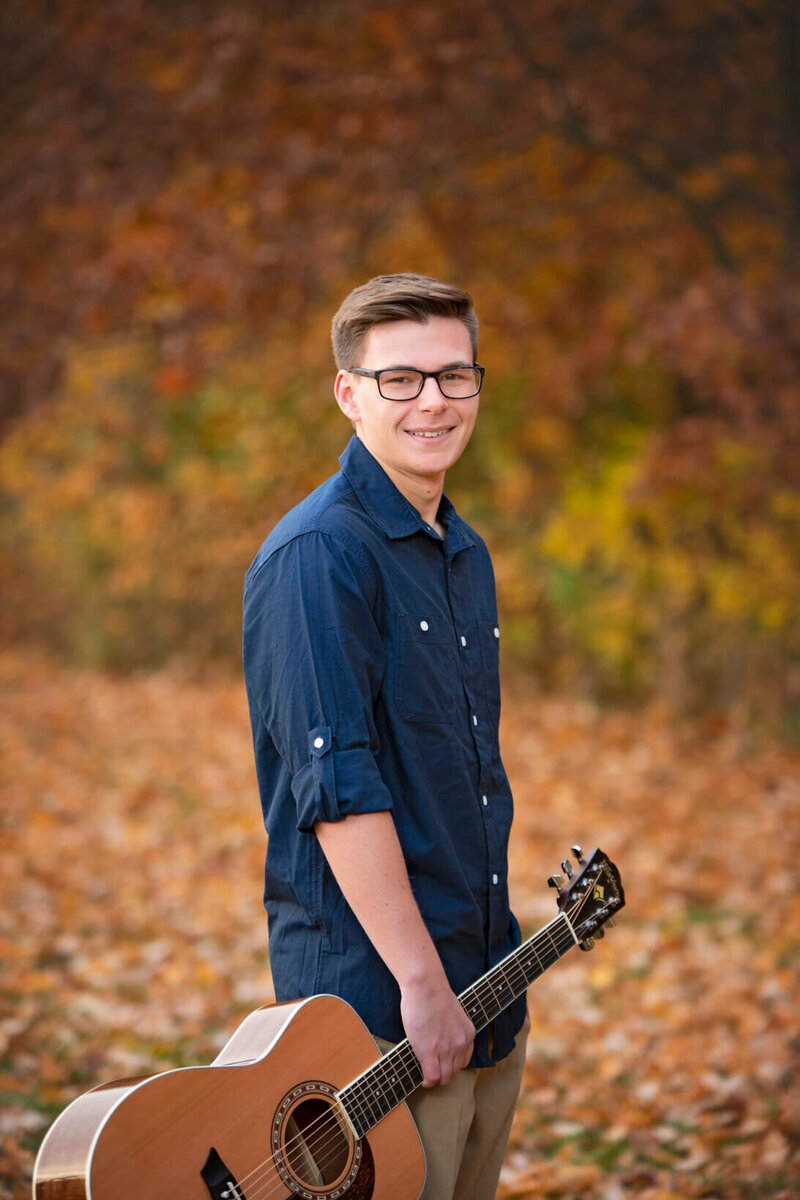 Senior-Portraits-Richfield-Historical-Park-Wisconsin-53
