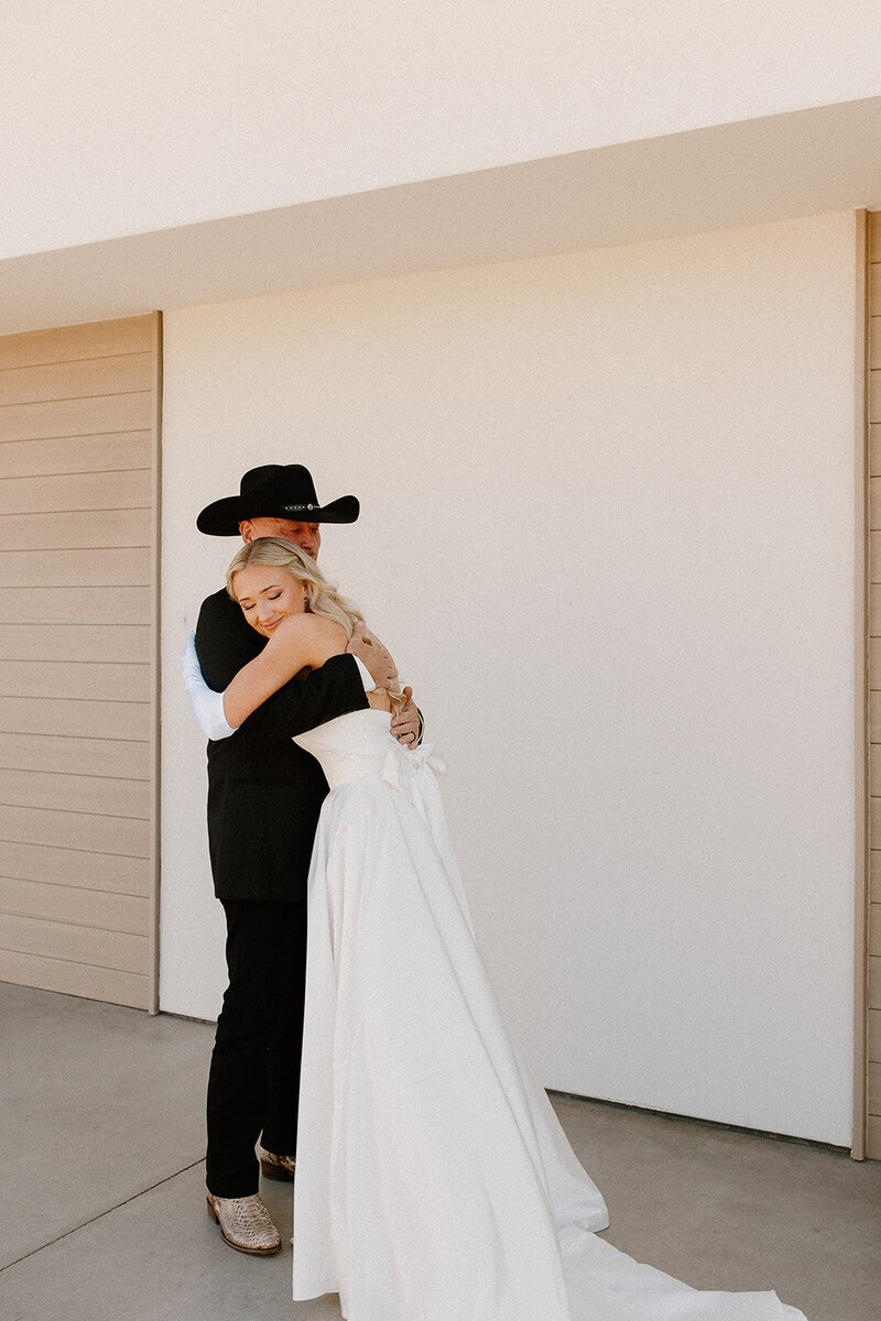 jami-oliver-wedding-preview-taylorraephotofilm-39