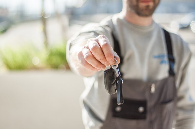 car-buying-car-dealership-car-mechanic-97075