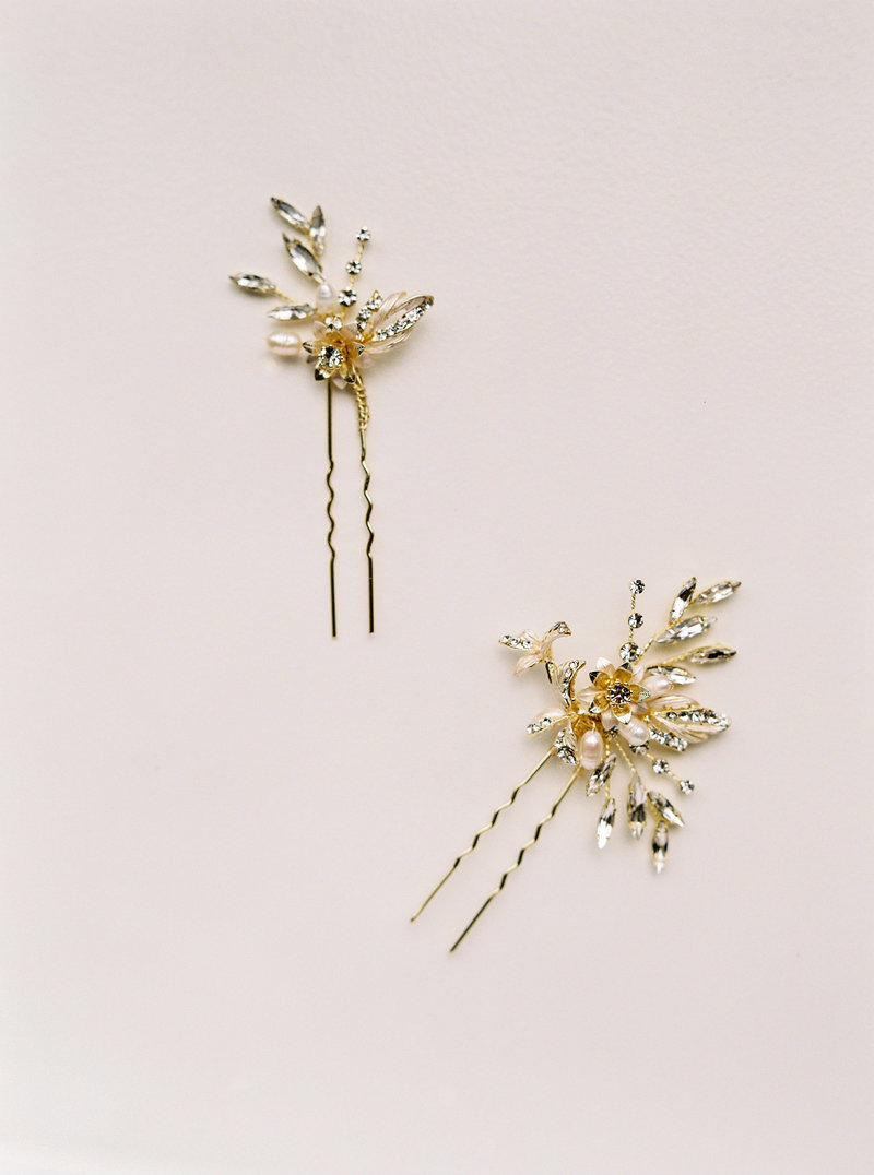 wedding-gold-hair-pins-Stephanie-Brauer