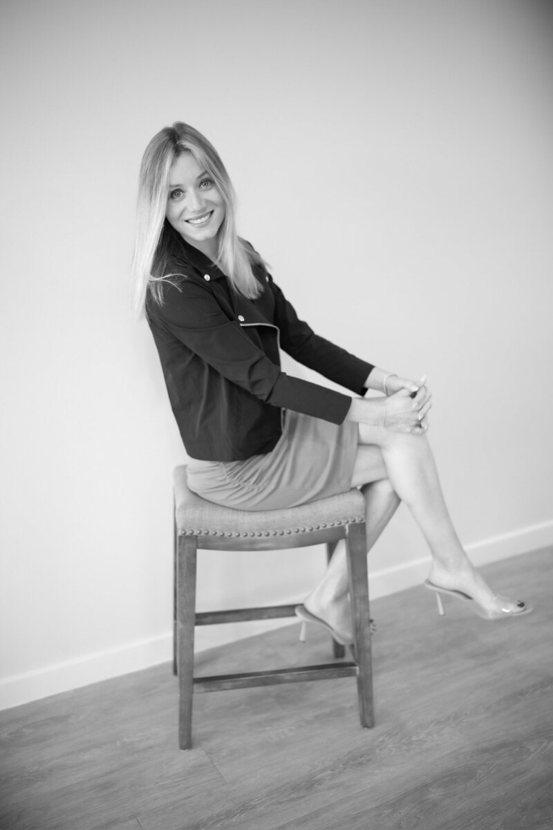 Bride holding Champagne on Naples golf course