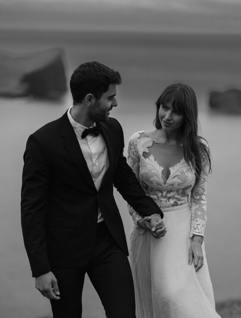 Adventure elopement in the Faroe Islands – first dance on cliffs above the ocean.