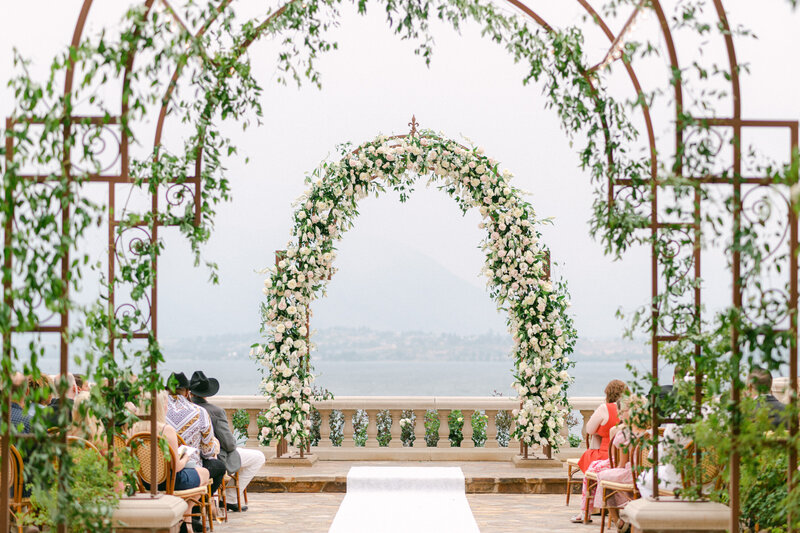 Lakeside ceremony site at The Lookout in Chelan, WA by Ellie Haisch Events