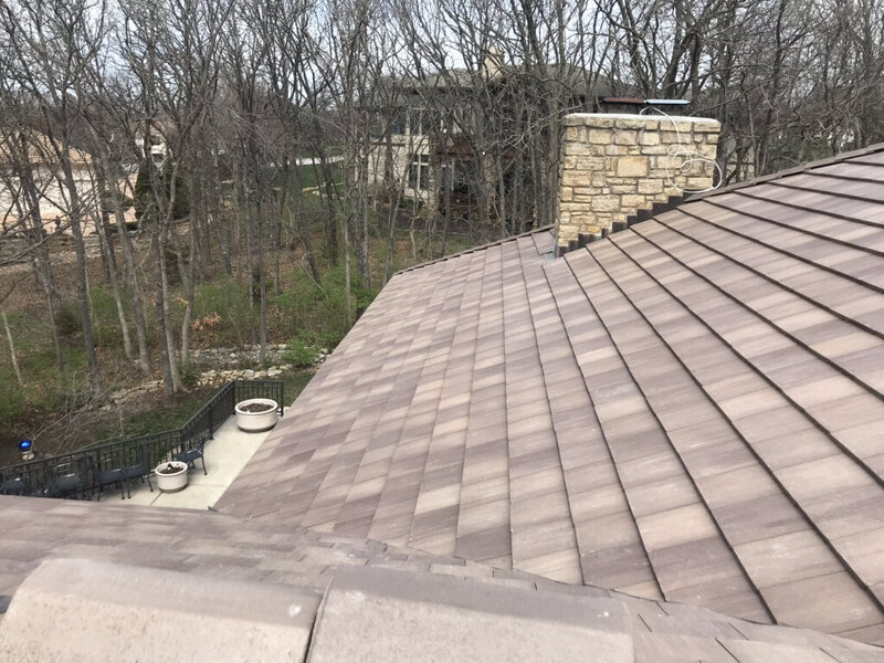 roof-replacement-hallbrook-1
