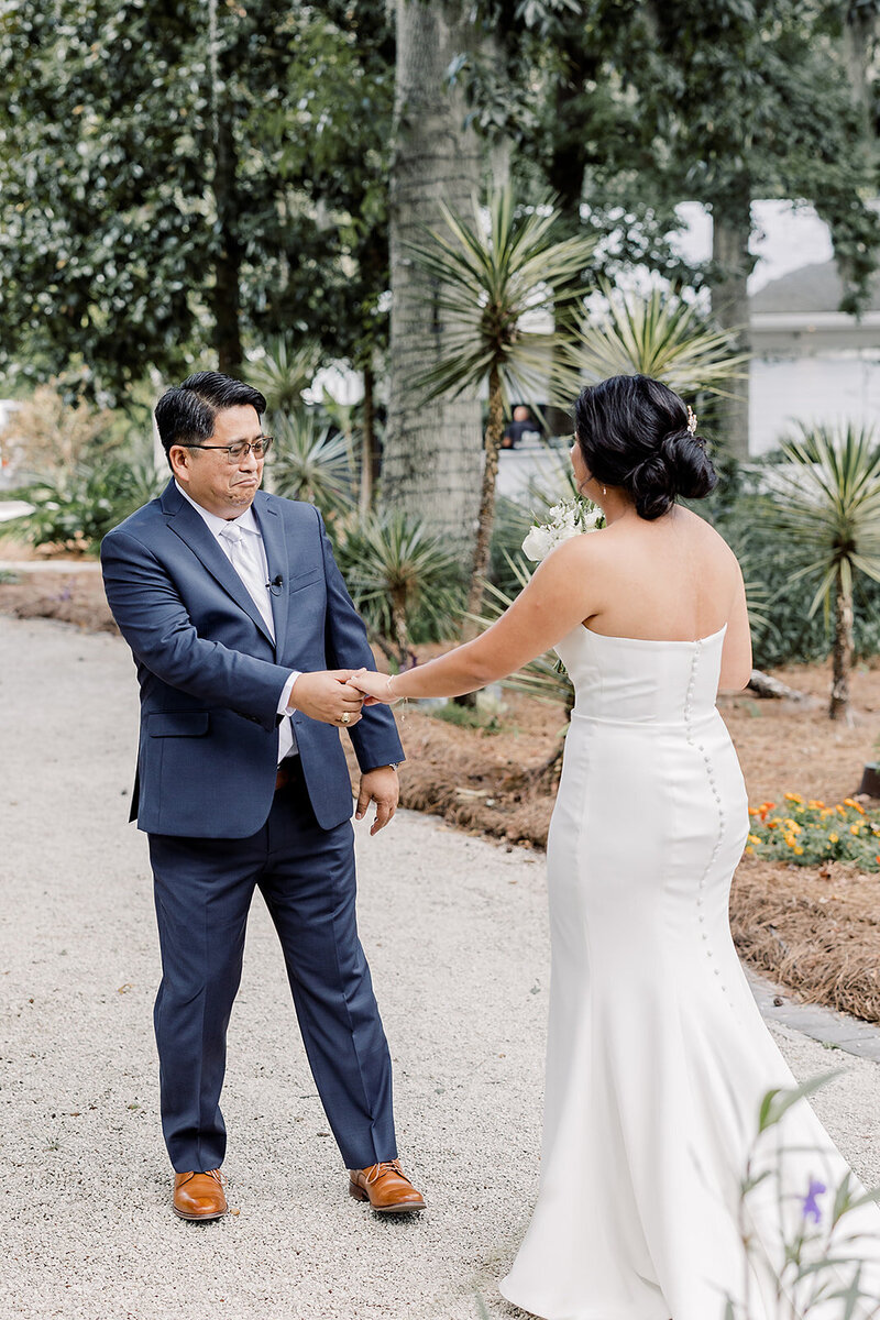 wedding bride and groom savannah georgia first look bouquet