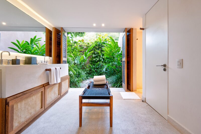 04-1-2-Careyes-Mexico-Properties-El-Careyes-Club-and-Residences-17-2BD-Private-Bathroom-1117