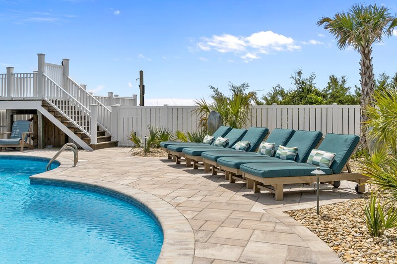 Luxury-Holden-Beach-Rentals-WI--pool5