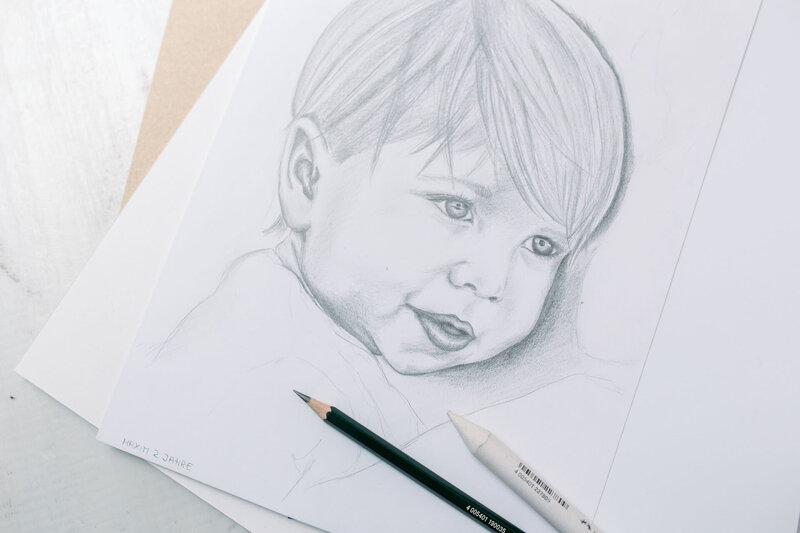 Bleistift Zeichnung eines Kleinkindes / Babys von Babyfotografin