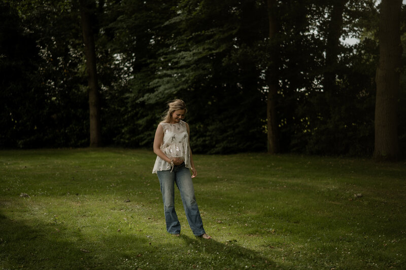 Zwangerschapsshoot oldenzaal, zwangerschapsshoot twente, fotografie zwangerschap, pregnancyshoot, BEAU À BO, pure foto's