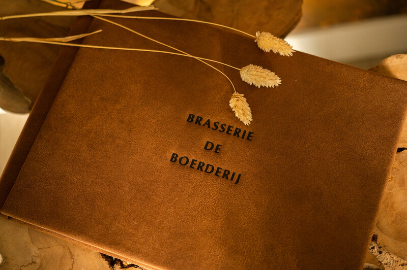 Bruin trouwalbum van Brasserie de Boerderij