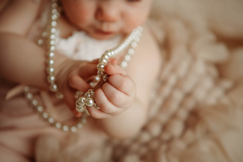 simple pearl sitter session ashley mcclintock photography