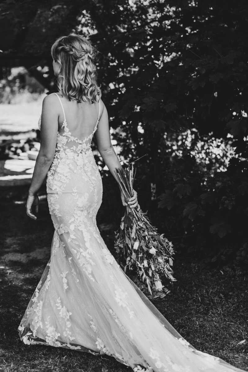 bride-bruid-boeket-flowers-weddingday-bruiloft-nederland-weddingdress-bruidsjurk