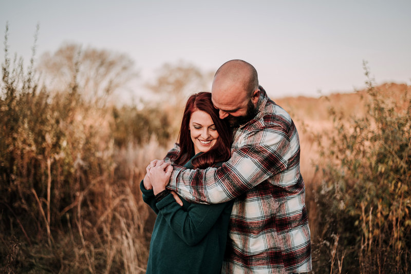 A fall engagement session at Melton Hill Park on Melton Lake.