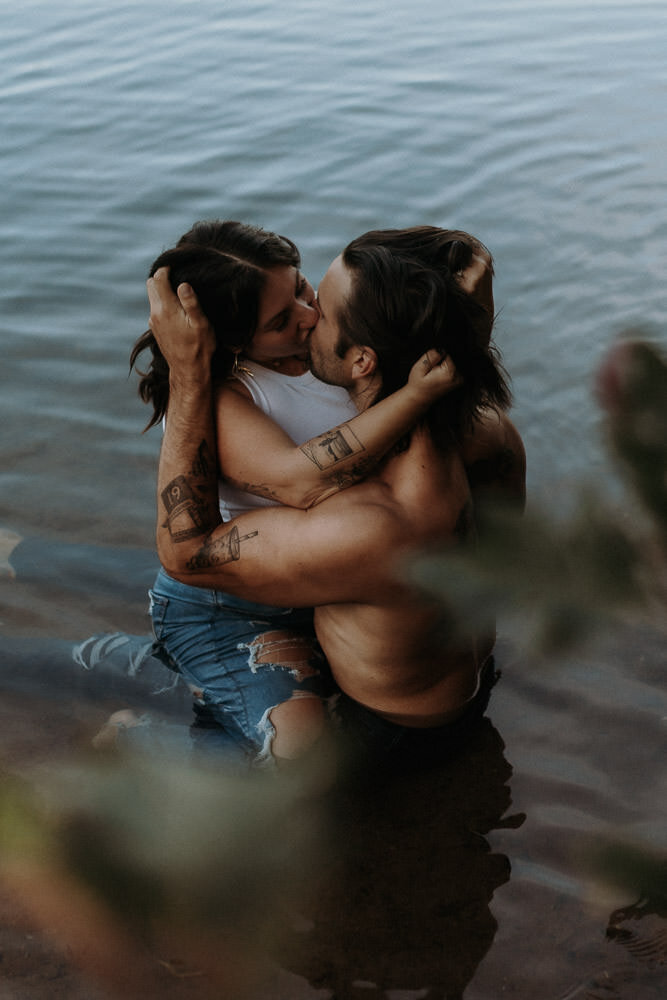 lake-embrace-couple-color