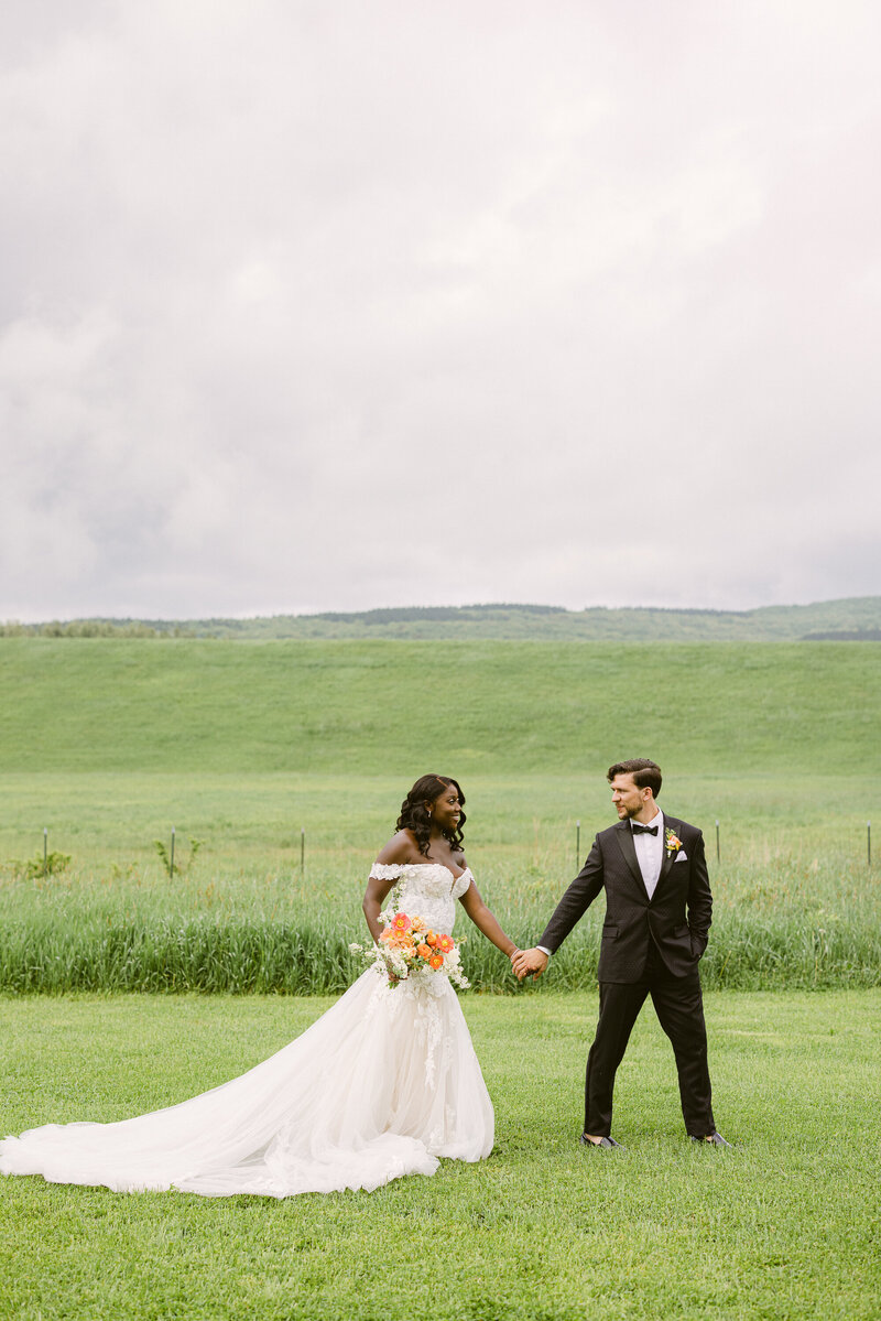 bo_shim_new_york_fine_art_luxury_wedding_editorial_photographer_wedding_hayfield_upstate-14