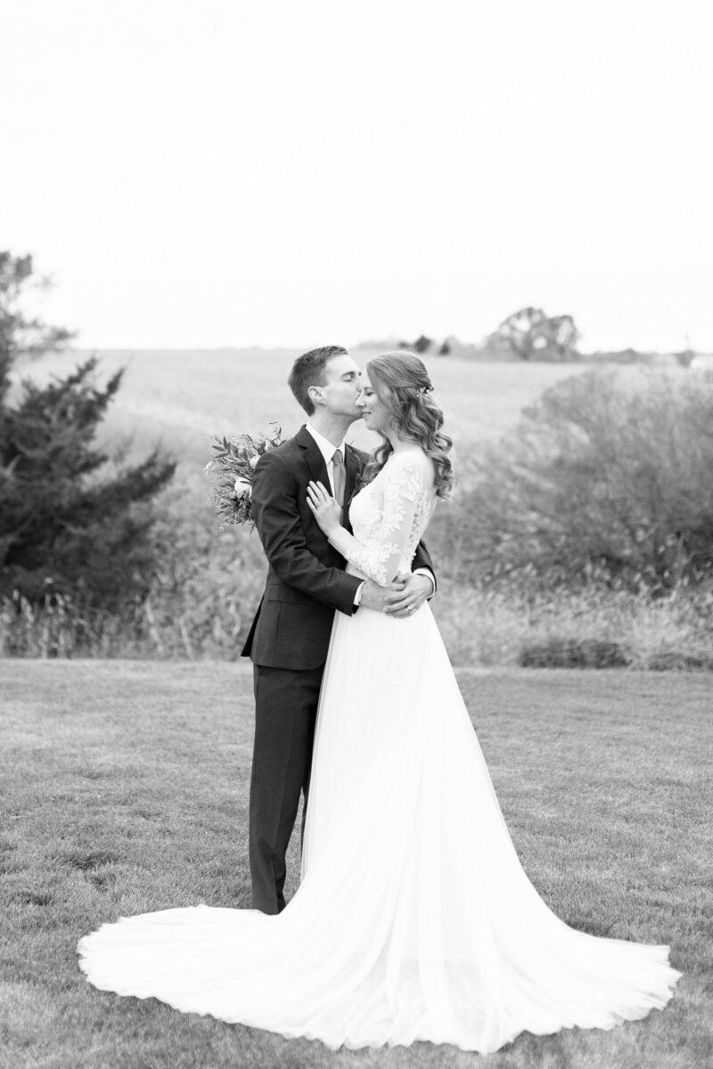 Emerald Pines Wedding - Sioux Falls Wedding Photographer - Madison & Dave - Highlights-231