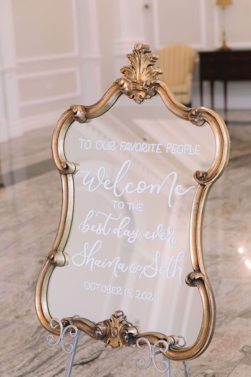 SGH Creative Mirror Inventory - Large - Belle