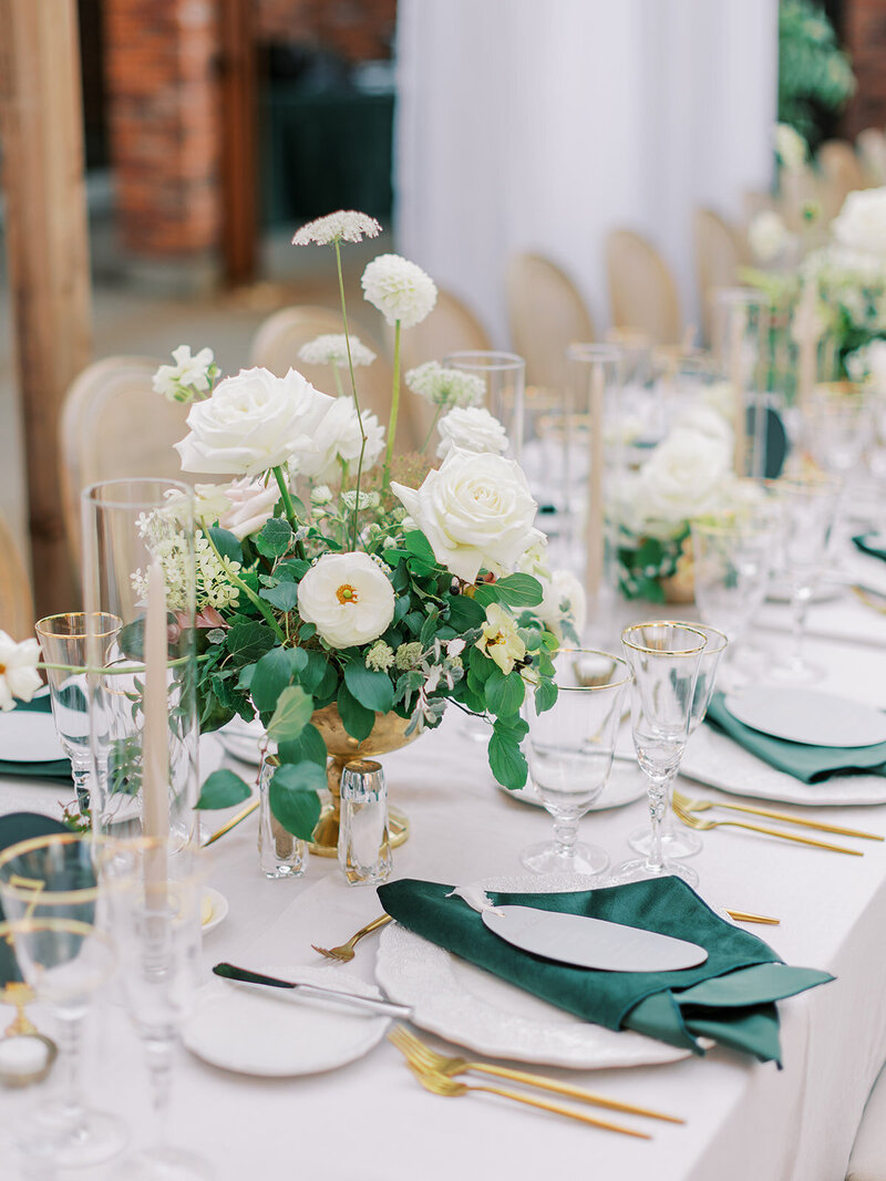 Hunter Green and White Florals With Green Velvet Napkins and Nude Candles