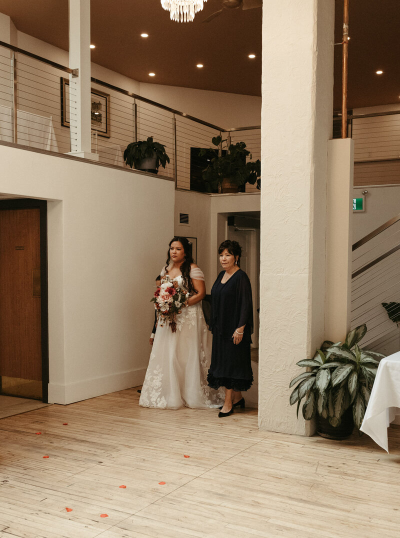 TheAvenueRoom_Wedding_Saskatoon_KaylaCassidyPhotography-45