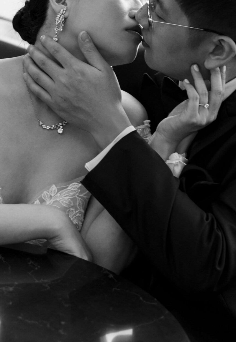 Honeyrose Hotel Montreal Wedding | montreal editorial wedding photographer | luxury moment photography-9862