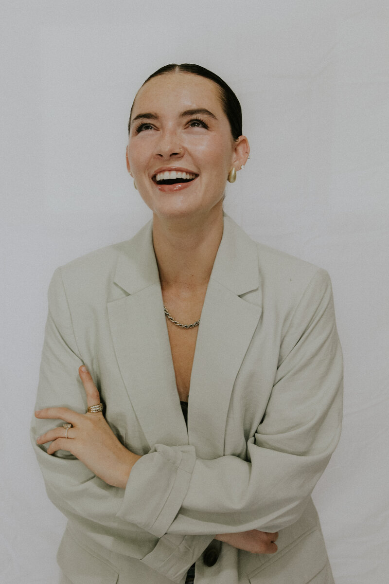 Ella-44