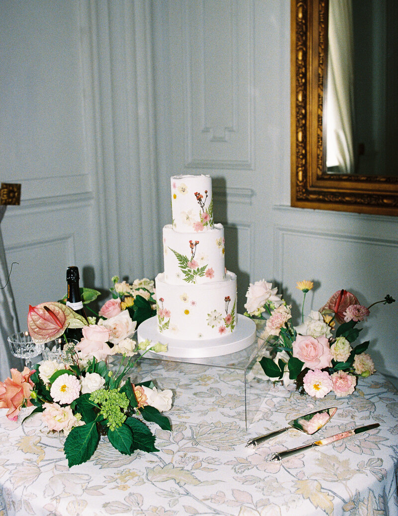 Meme Urbane 35 mm film - Paris France Wedding Photographer - Elopemement Wedding -Dallas, Texas Wedding Photographer - Meme Urbane Photography -2