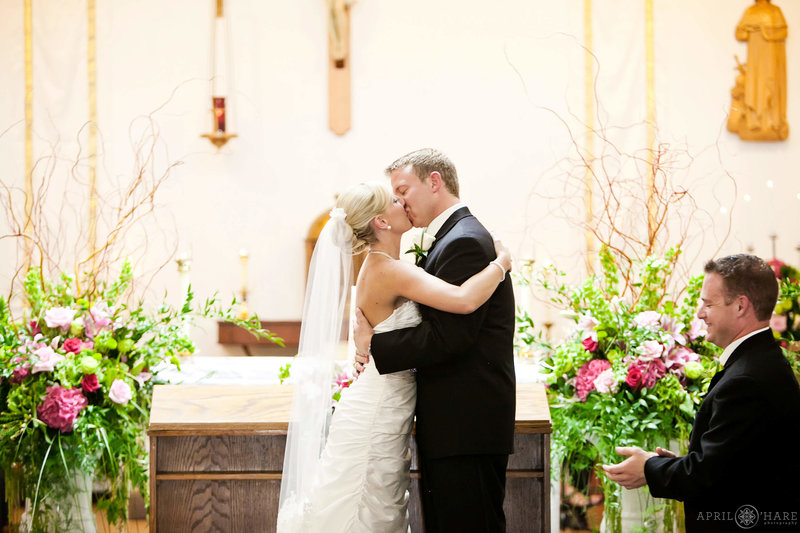 Saint-Louis-Catholic-Church-Wedding-Ceremony-in-North-Denver