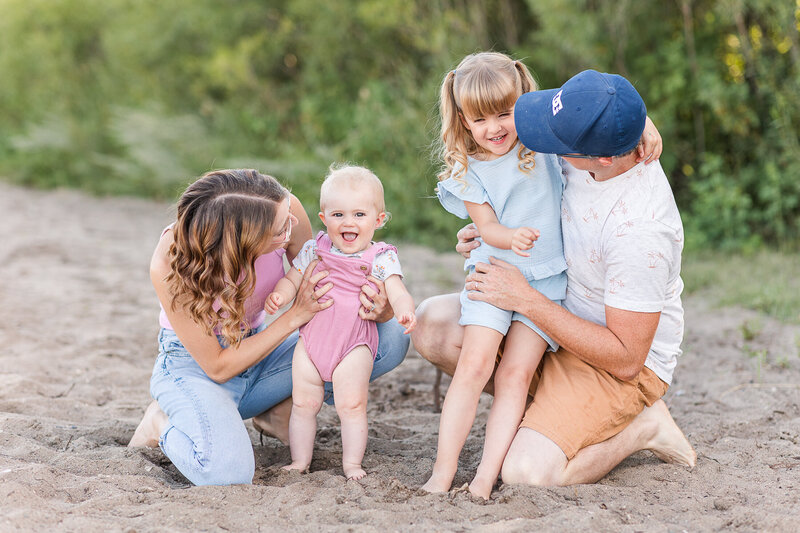 2025 Krystal-moore-photography-buffalo-pound-beach-mini-family-11