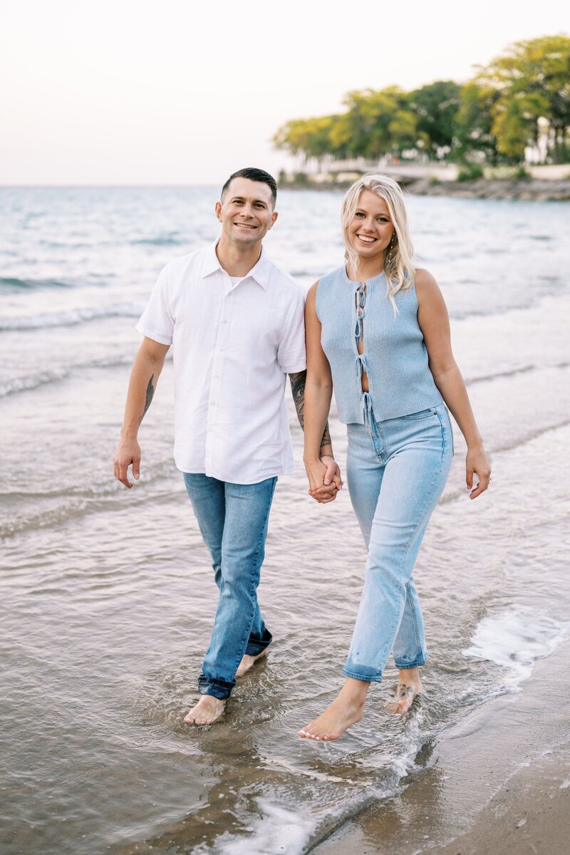 Chicago-IL-Olive-Park-engagement-session-3