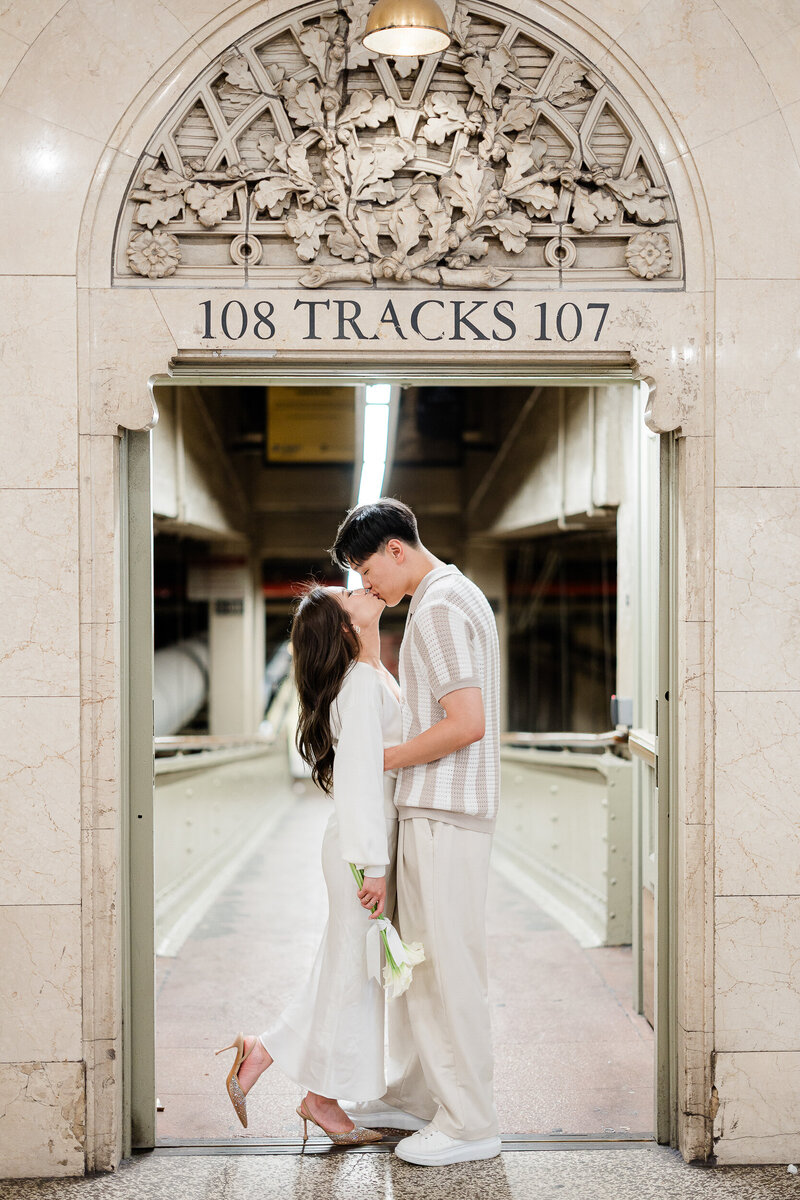 new york grand terminal engagement session