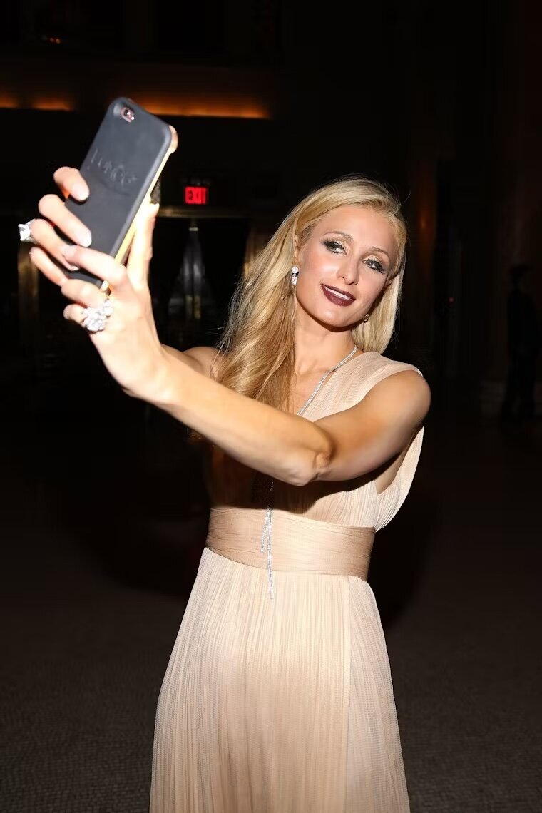 57dacda52820713b4b2b9140_Paris-Hilton-attends-the-2nd-Annual-Unitas-Gala-Against-Human-Trafficking-at-Capitale