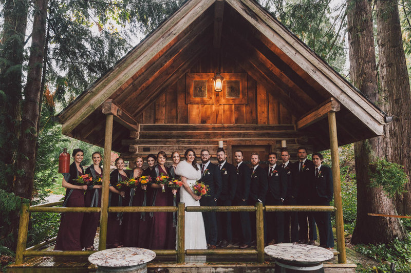 Large wedding party at Green Gates at Flowing Lake, a Snohomish wedding venue