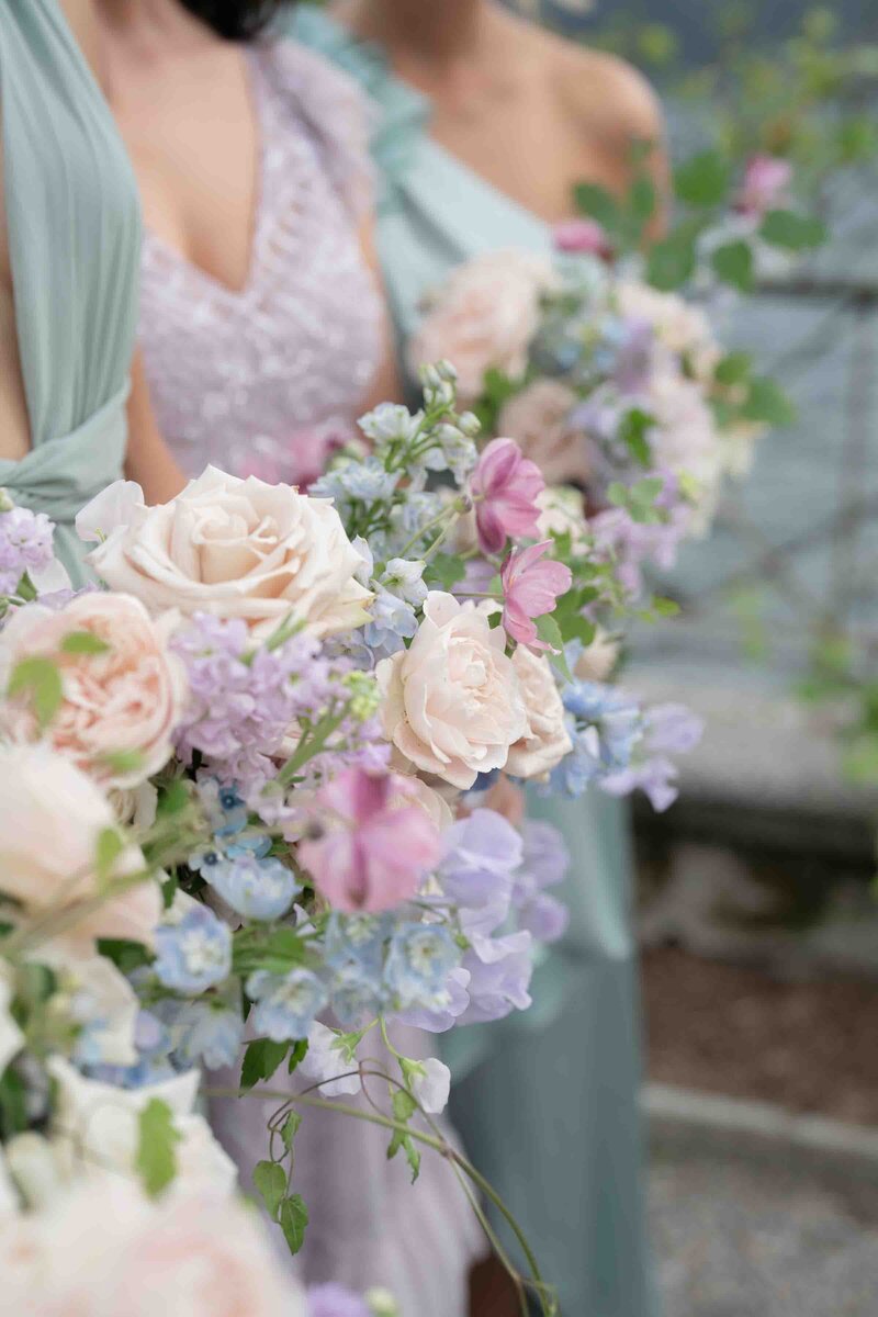 beautiful lilac wedding bouquet