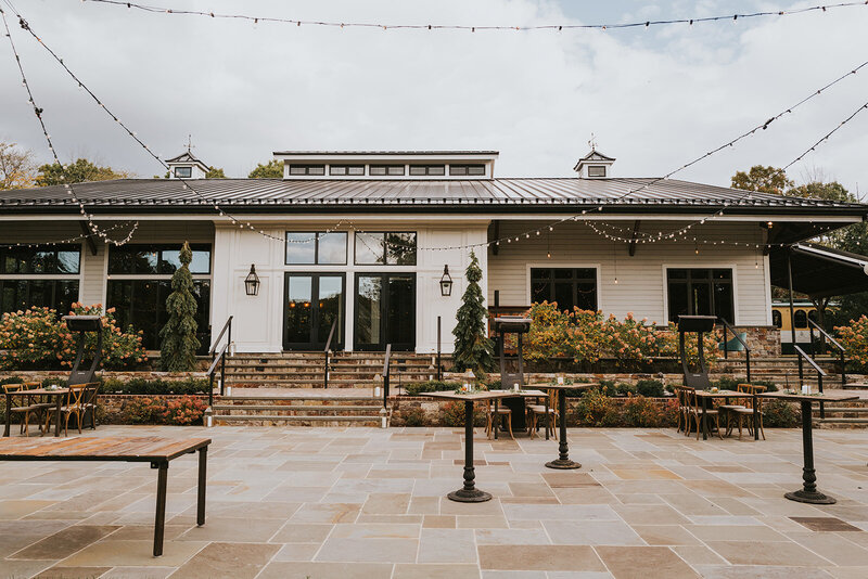cedar-lakes-estate-tall-tables-wedding