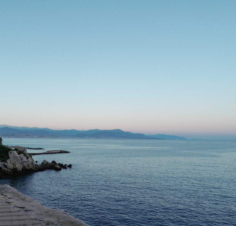 Coastal wedding in Pugila where you can relax and enjoy the local lifestyle with your loved ones and guests